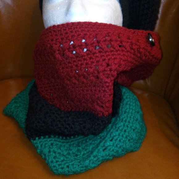 NEW Crochet Colorblock Red-Black-Green Cowl Scarf - Picture 6 of 11